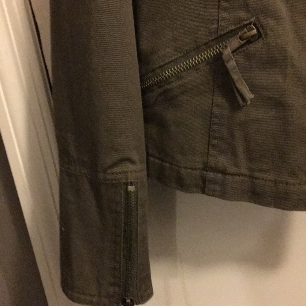 Jacket - Picture 3 of 4